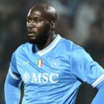 نابولي يؤكد إصابة مهاجمه البلجيكي لوكاكو ويبدأ البحث عن بديل