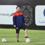 سييرا يختبر لاعبي الوحدة أمام القادسية الكويتي