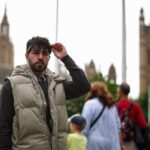 شاب برازيلي يطارد النشالين في لندن