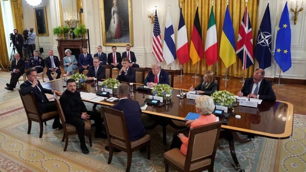 «الضمانات الأمنية» لأوكرانيا.. الطريق نحو لقاء بوتين وزيلينسكي «الضمانات الأمنية» لأوكرانيا.. الطريق نحو لقاء بوتين وزيلينسكي