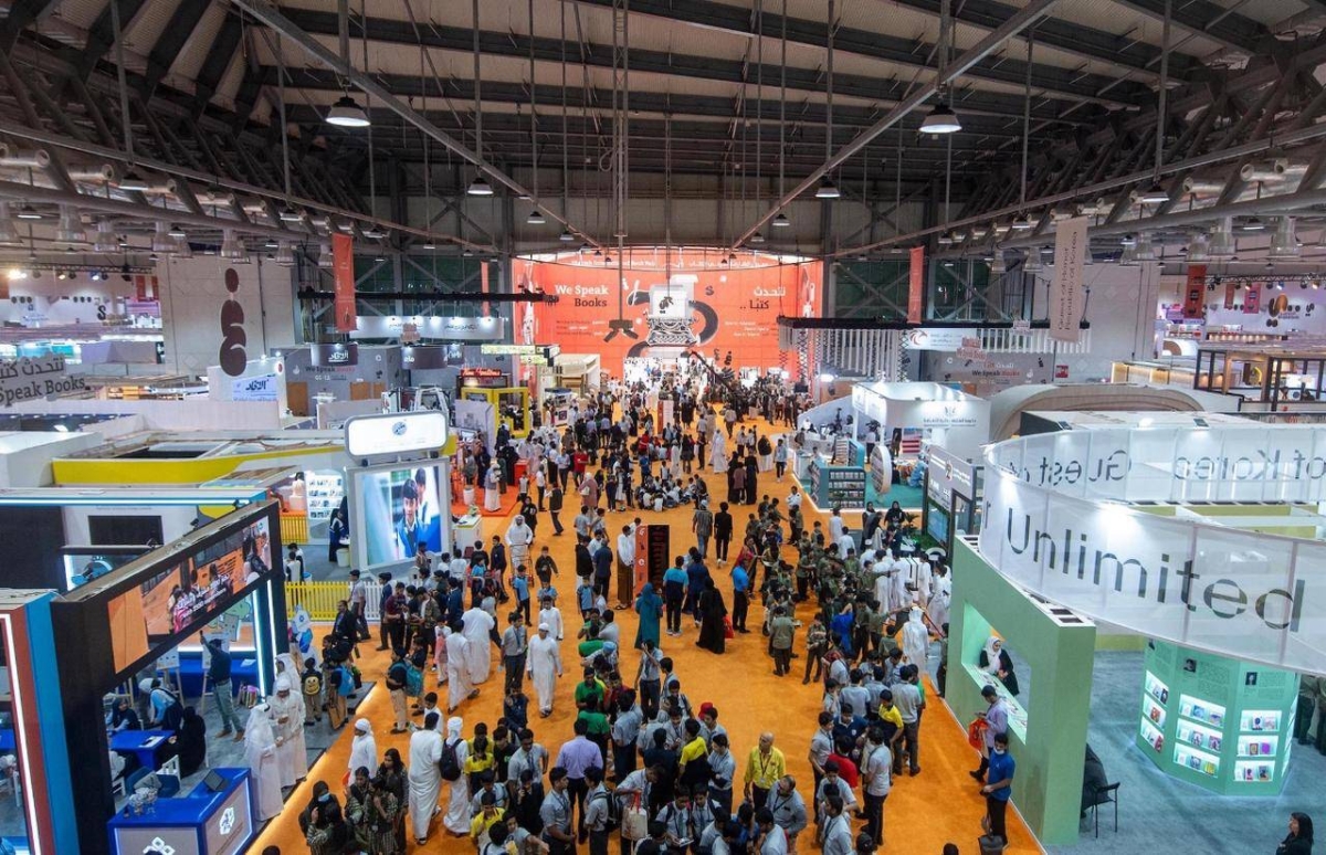 الشارقة تحتفي بالأدب والنشر عبر 4 جوائز رئيسية في المعرض الدولي الشارقة تحتفي بالأدب والنشر عبر 4 جوائز رئيسية في المعرض الدولي