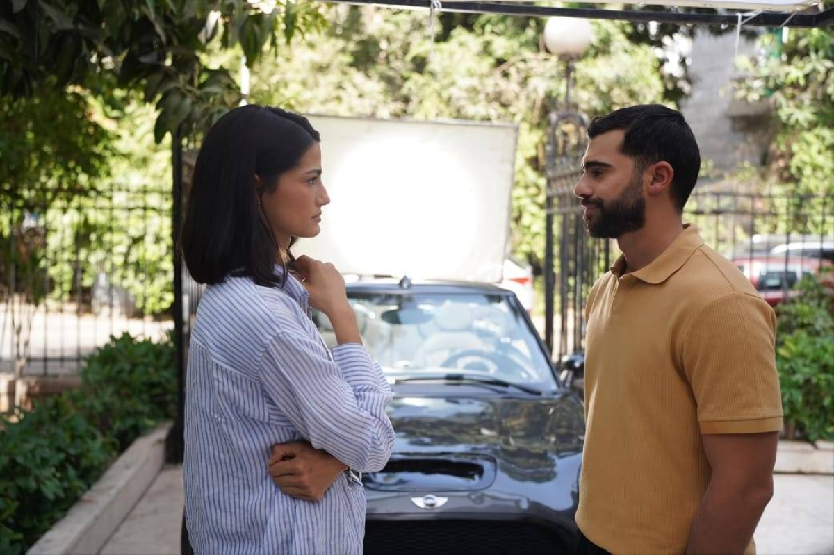 عمرو جمال يخوض أولى بطولاته المطلقة في «ما تراه ليس كما يبدو» مع تارا عماد عمرو جمال يخوض أولى بطولاته المطلقة في «ما تراه ليس كما يبدو» مع تارا عماد