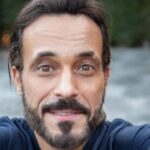 يوسف الشريف يثير تكهنات الجمهور حول وجود جزء ثانٍ من فيلمه الشهير «العالمي»