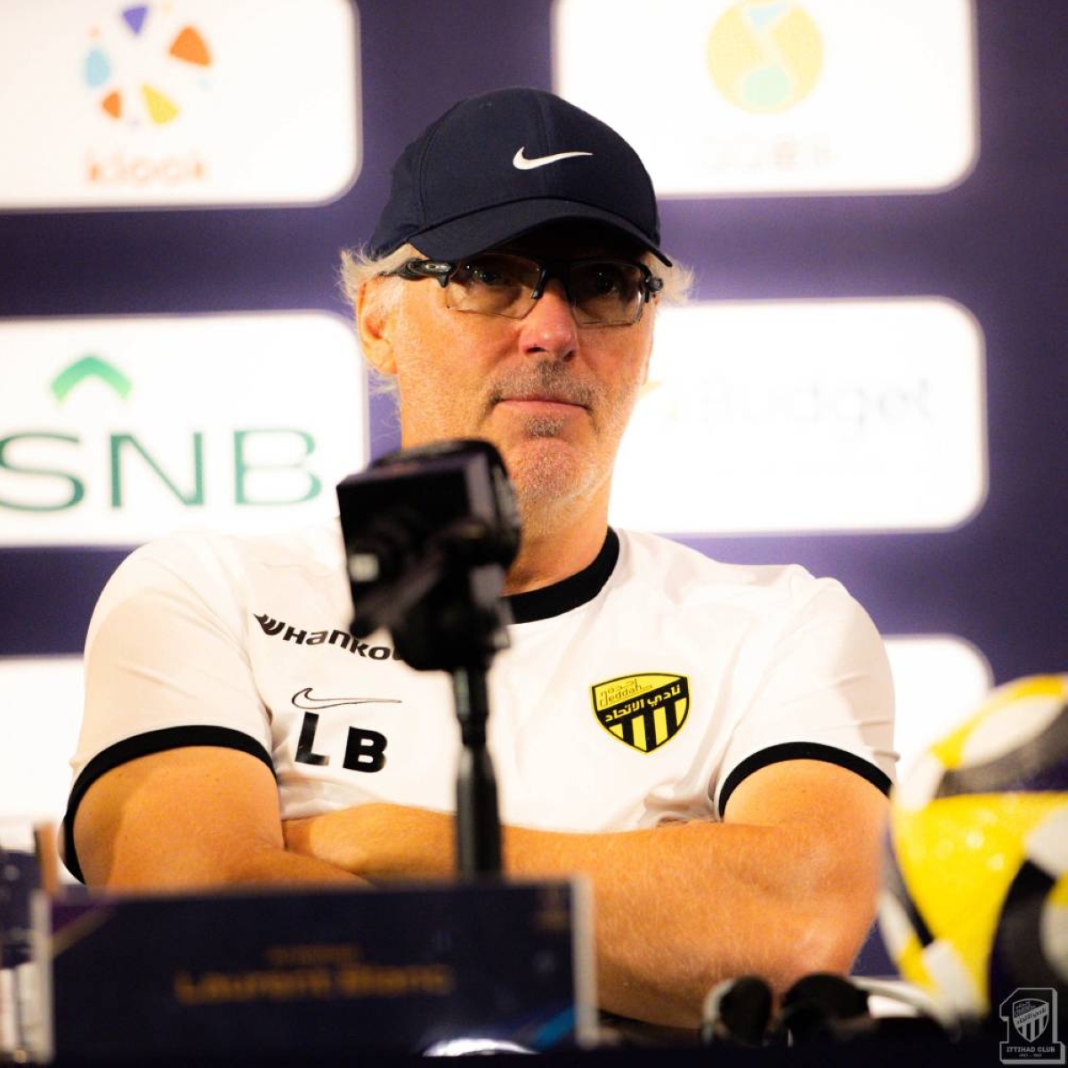 غضب اتحادي.. المدرب بلان يبرر الخسارة.. والجماهير تنتظر التصحيح غضب اتحادي.. المدرب بلان يبرر الخسارة.. والجماهير تنتظر التصحيح