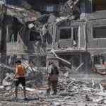 روسيا تقر باستهداف ميناء.. وأوكرانيا تتهمها بتنفيذ هجمات على مناطق سكنية