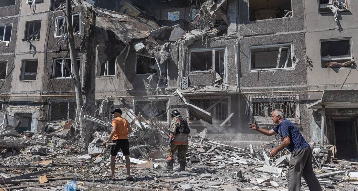 روسيا تقر باستهداف ميناء.. وأوكرانيا تتهمها بتنفيذ هجمات على مناطق سكنية