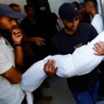 غزة.. مجزرة نازحين وفرار عائلات