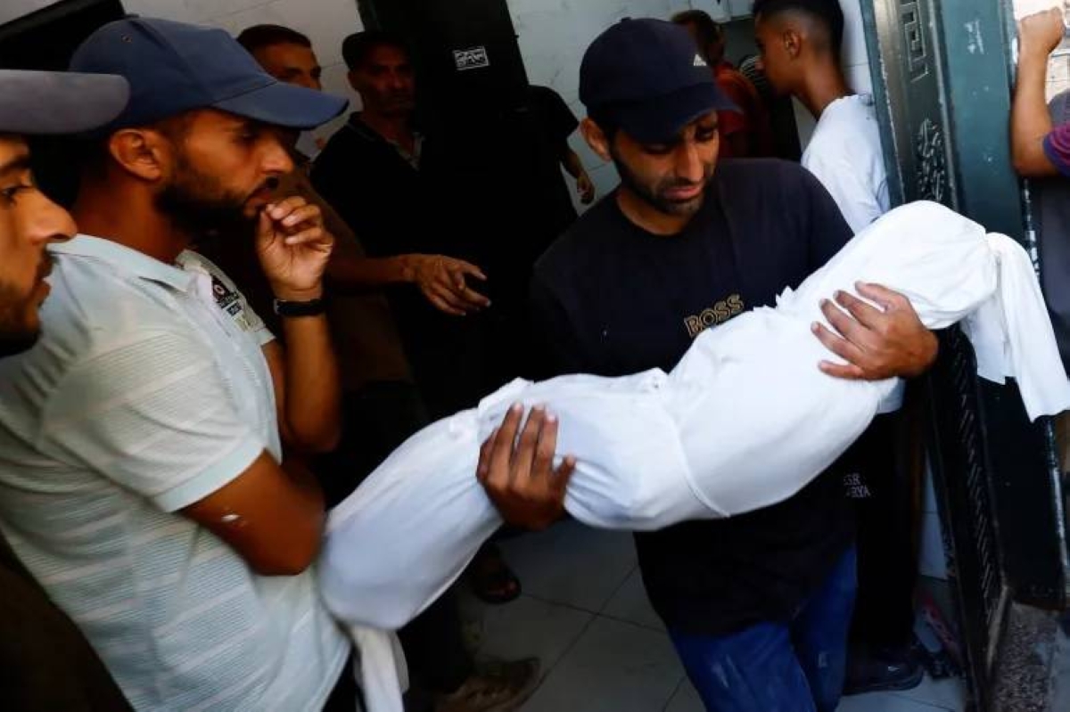 غزة.. مجزرة نازحين وفرار عائلات غزة.. مجزرة نازحين وفرار عائلات