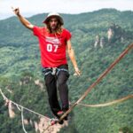 فوق السحاب.. منافسة عالمية تحبس الأنفاس في قلب هوانغشيجاي الصينية