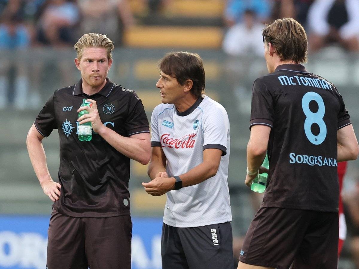 إثارة الكالتشيو تبدأ اليوم.. دي بروين يقود نابولي في غياب لوكاكو إثارة الكالتشيو تبدأ اليوم.. دي بروين يقود نابولي في غياب لوكاكو