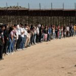 قاضٍ فيدرالي يعارض قرار ترمب منع تمويل 34 مقاطعة تؤوي مهاجرين