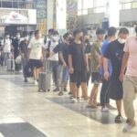 بعد فضيحة كبرى.. نيجيريا ترحّل 51 أجنبياً مدانين بالإرهاب الإلكتروني