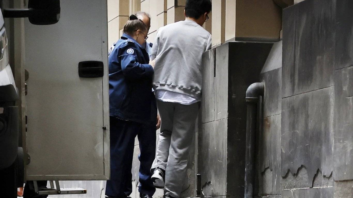 اتهام طبيب بتسجيل 4500 فيديو سري لزميلاته في الحمامات بأستراليا اتهام طبيب بتسجيل 4500 فيديو سري لزميلاته في الحمامات بأستراليا