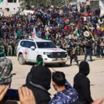 أنباء إسرائيلية عن تدهور صحة رهينتين في غزة