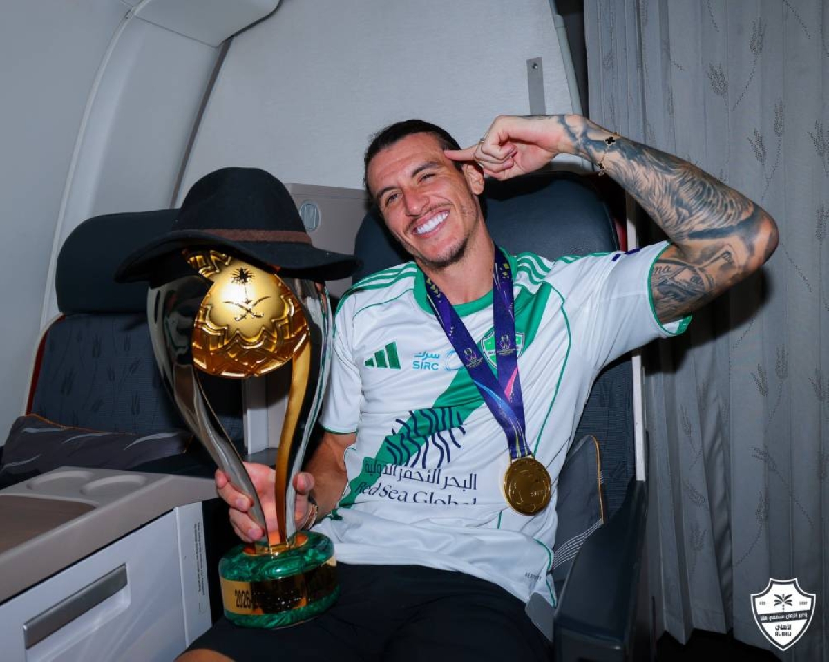 الأهلي وصل.. العروس تستقبل أبطال السوبر الأهلي وصل.. العروس تستقبل أبطال السوبر