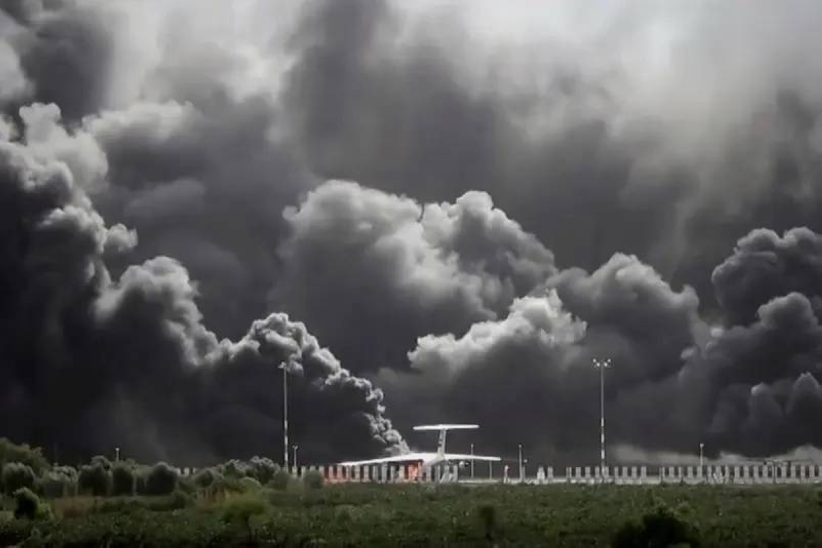 ردا على هجمات الحوثي.. إسرائيل تقصف 50 هدفاً في صنعاء ردا على هجمات الحوثي.. إسرائيل تقصف 50 هدفاً في صنعاء