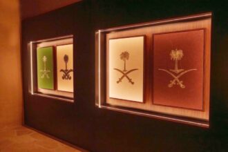 «سيفين ونخلة» من قلب المصمك.. عمق الهوية الوطنية