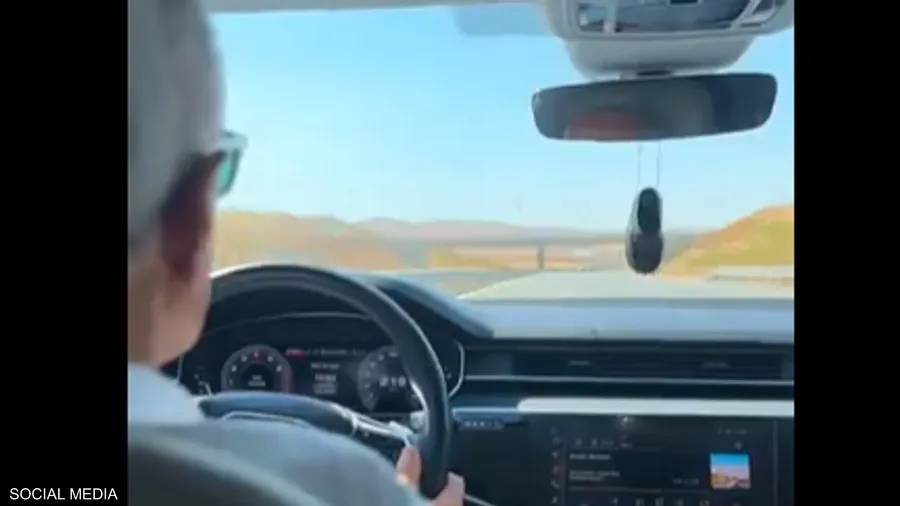 مخالفة وزير النقل التركي بعد قيادته «بسرعة جنونية» مخالفة وزير النقل التركي بعد قيادته «بسرعة جنونية»