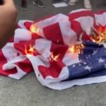 ترمب يوقع أمراً تنفيذياً بمعاقبة من يحرق العلم الأمريكي