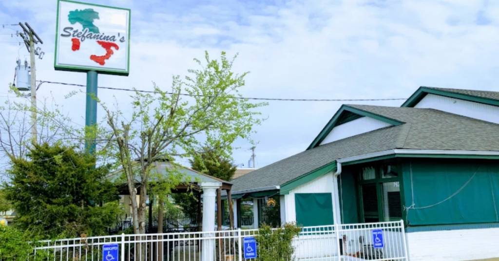 عروض وهمية من الذكاء الاصطناعي تُغرق مطعماً بالزبائن الغاضبين عروض وهمية من الذكاء الاصطناعي تُغرق مطعماً بالزبائن الغاضبين