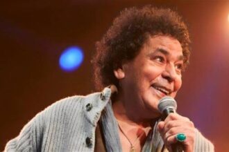 «عكاظ» تكشف سر سفر محمد منير إلى ألمانيا