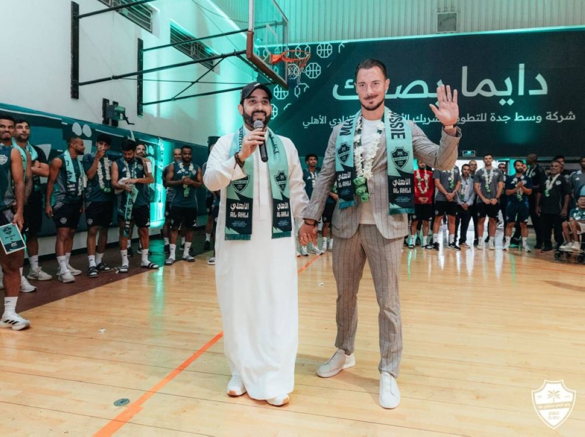 ماتياس يجهز الأهلي لمواجهتي «الدوري والكأس» ماتياس يجهز الأهلي لمواجهتي «الدوري والكأس»