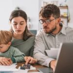 66 % من الآباء يقترضون للحفاظ على أناقة أبنائهم في المدرسة