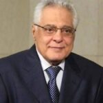 فنان مصري شهير يستغيث بالمسؤولين ويصدم الجمهور بحالته الصحيّة