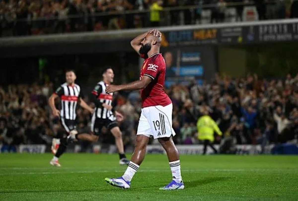 ليلة كابوسية لـ«الشياطين».. مانشستر يونايتد يودّع كأس «كاراباو» أمام فريق مغمور