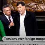 اشتباك عنيف بين زعماء مجلس الشيوخ المكسيكي داخل الجلسة