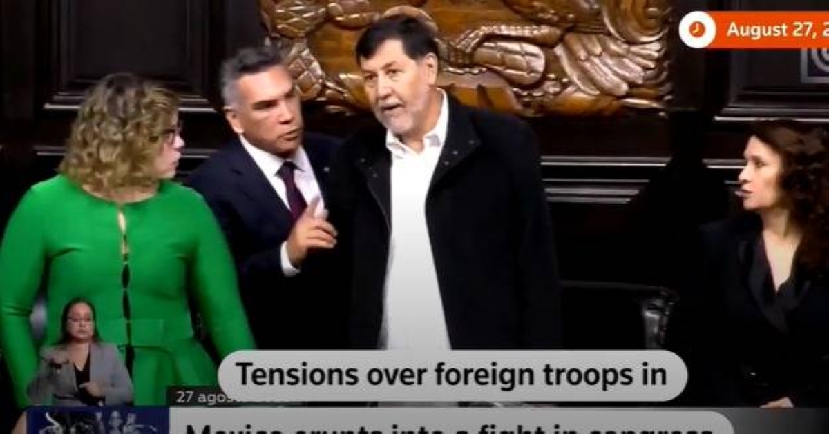 اشتباك عنيف بين زعماء مجلس الشيوخ المكسيكي داخل الجلسة