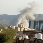 وسط تعتيم حوثي.. 10 غارات إسرائيلية عنيفة تهز صنعاء