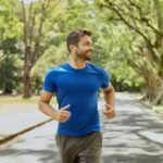 3 عادات يومية تعزز الصحة النفسية للشباب