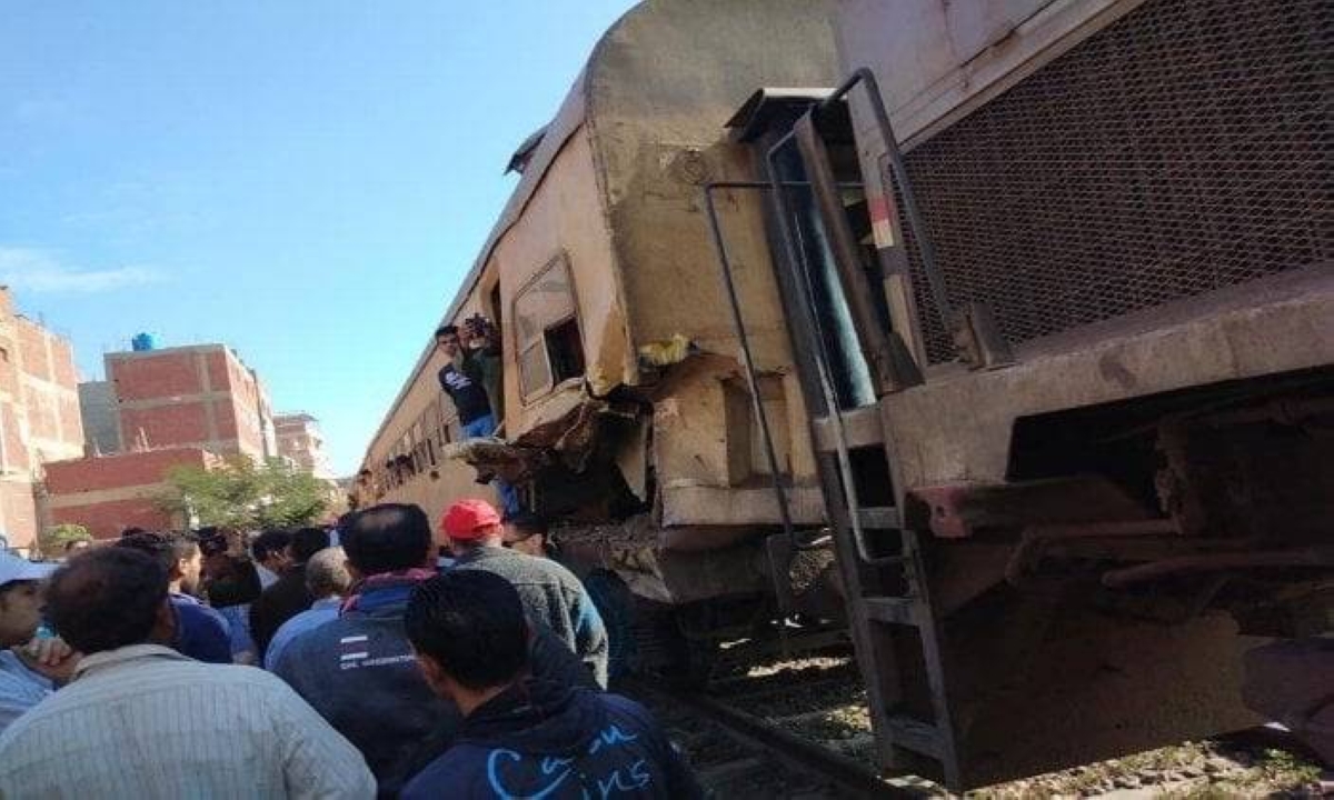 إصابة 4 في تصادم قطارين بـ«المتراس» غرب الإسكندرية إصابة 4 في تصادم قطارين بـ«المتراس» غرب الإسكندرية