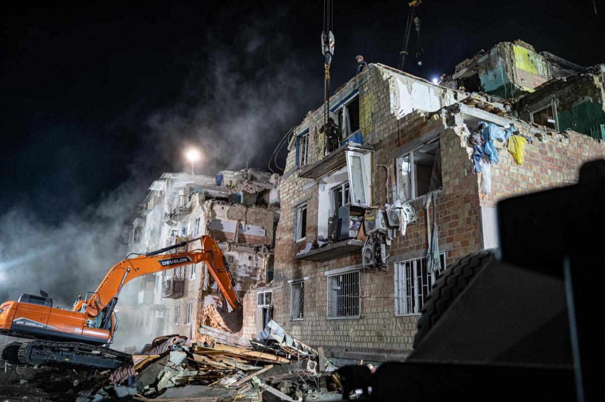 الأوروبيون يدرسون إقامة منطقة عازلة.. وبوتين يشترط التحضير للقاء زيلينسكي