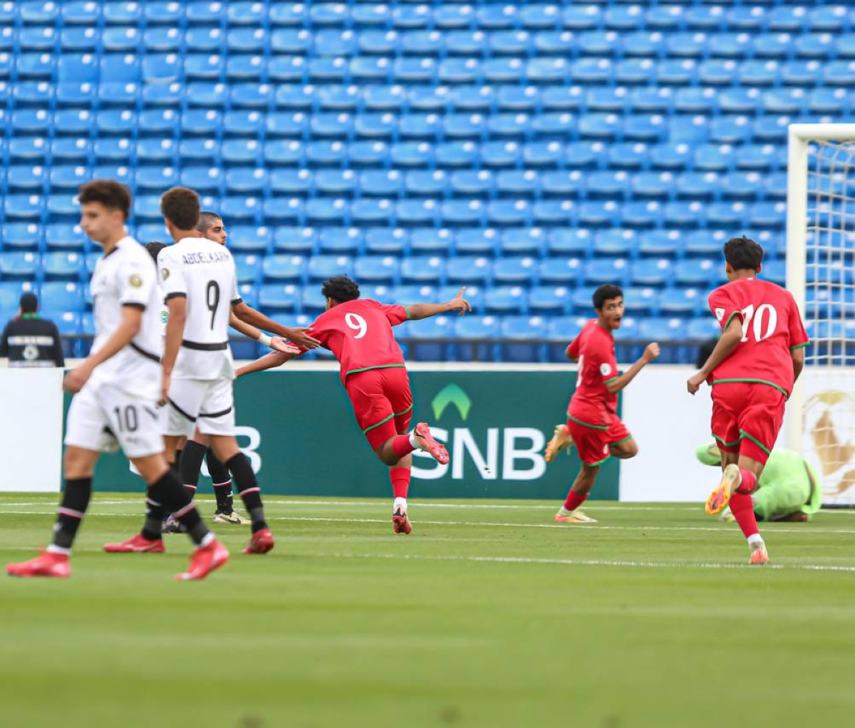 عمان تهزم مصر بهدفين.. والعراق ينتصر على البحرين