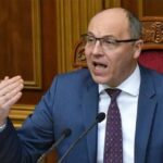 روسيا تسيطر على 4 بلدات أوكرانية.. وزيلنسكي يعلن مقتل رئيس البرلمان السابق