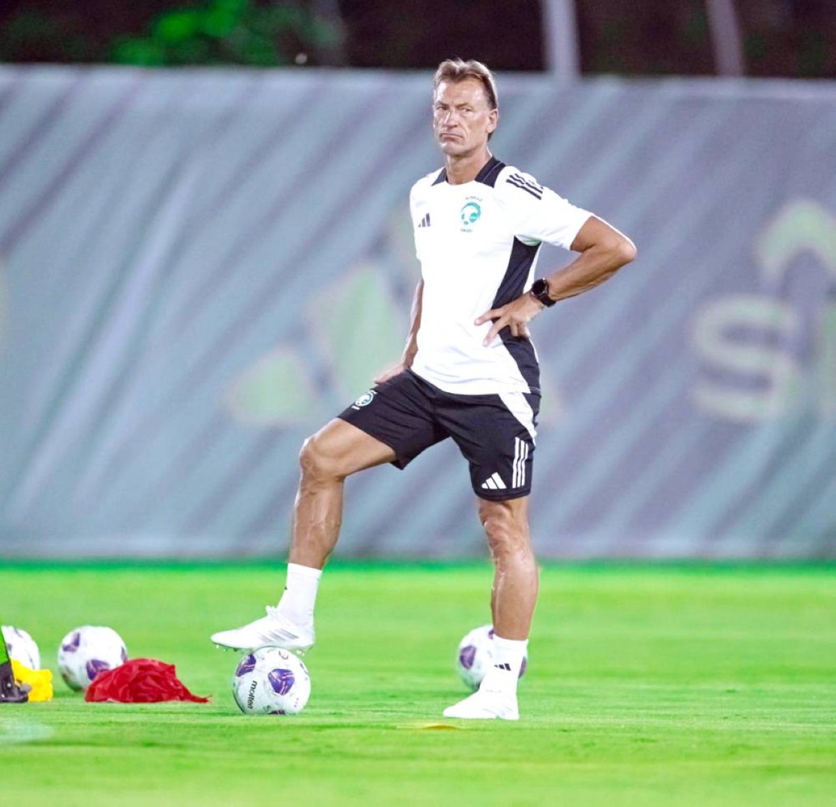 ودّيتا مقدونيا والتشيك تجهزان الأخضر للملحق الآسيوي