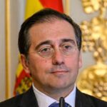 وزير الخارجية الإسباني يعلن خطة لعزل إسرائيل