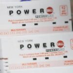 نسي تذكرته فربح مليون دولار! قصة جد أمريكي محظوظ