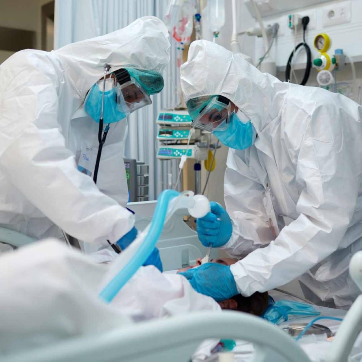 ارتفاع الإصابة بـ«كورونا» إلى الضعف في أمريكا ارتفاع الإصابة بـ«كورونا» إلى الضعف في أمريكا