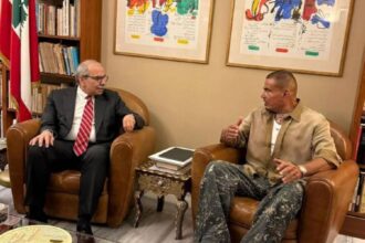 رئيس وزراء لبنان يستقبل عمرو دياب في منزله.. ما القصة؟ رئيس وزراء لبنان يستقبل عمرو دياب في منزله.. ما القصة؟