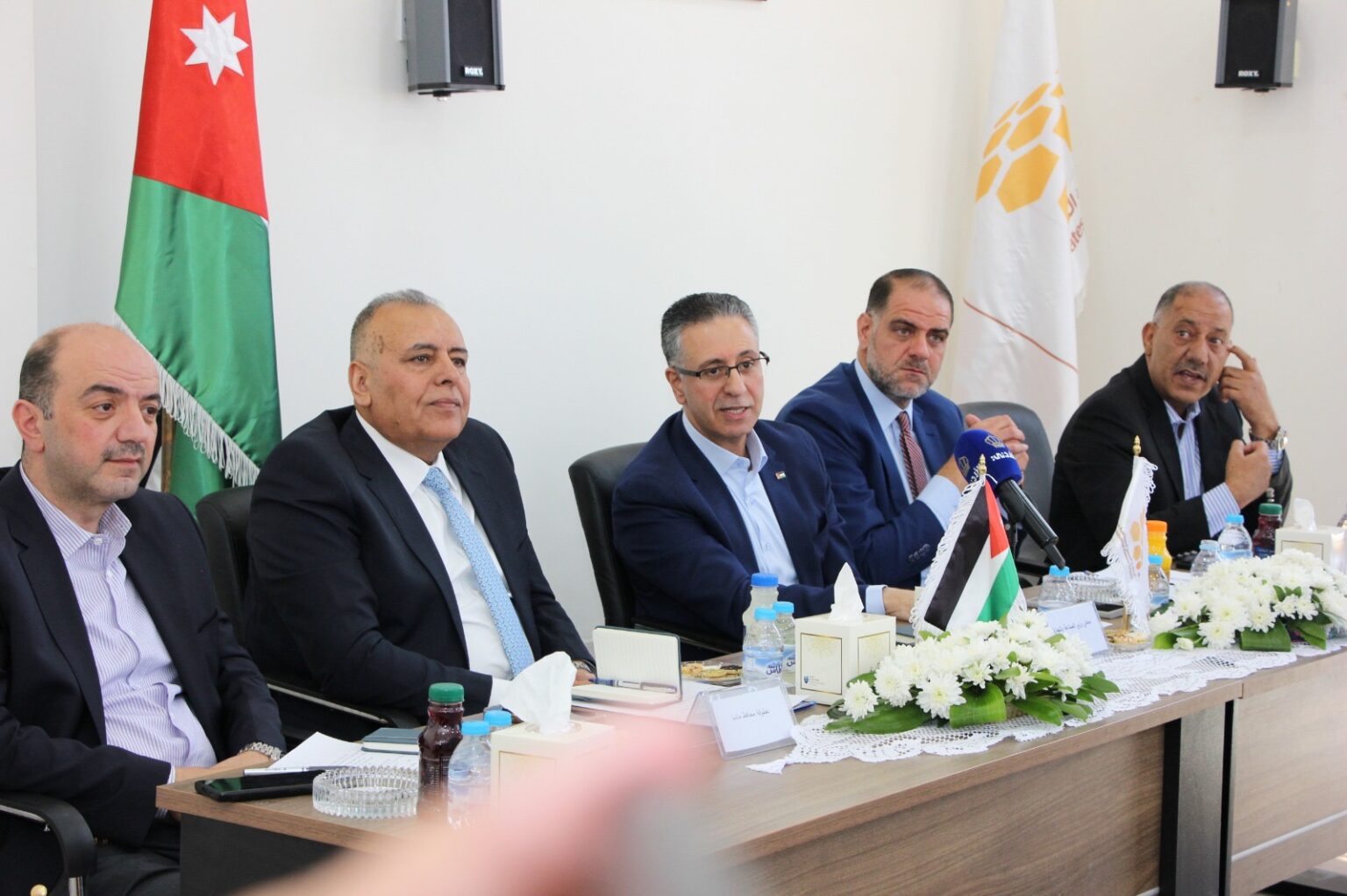 القضاة يزور مدينة مادبا الصناعية ويلتقي المستثمرين مؤكداً دعم الحكومة للصناعة الوطنية والاستجابة لمطالبهم القضاة يزور مدينة مادبا الصناعية ويلتقي المستثمرين مؤكداً دعم الحكومة للصناعة الوطنية والاستجابة لمطالبهم