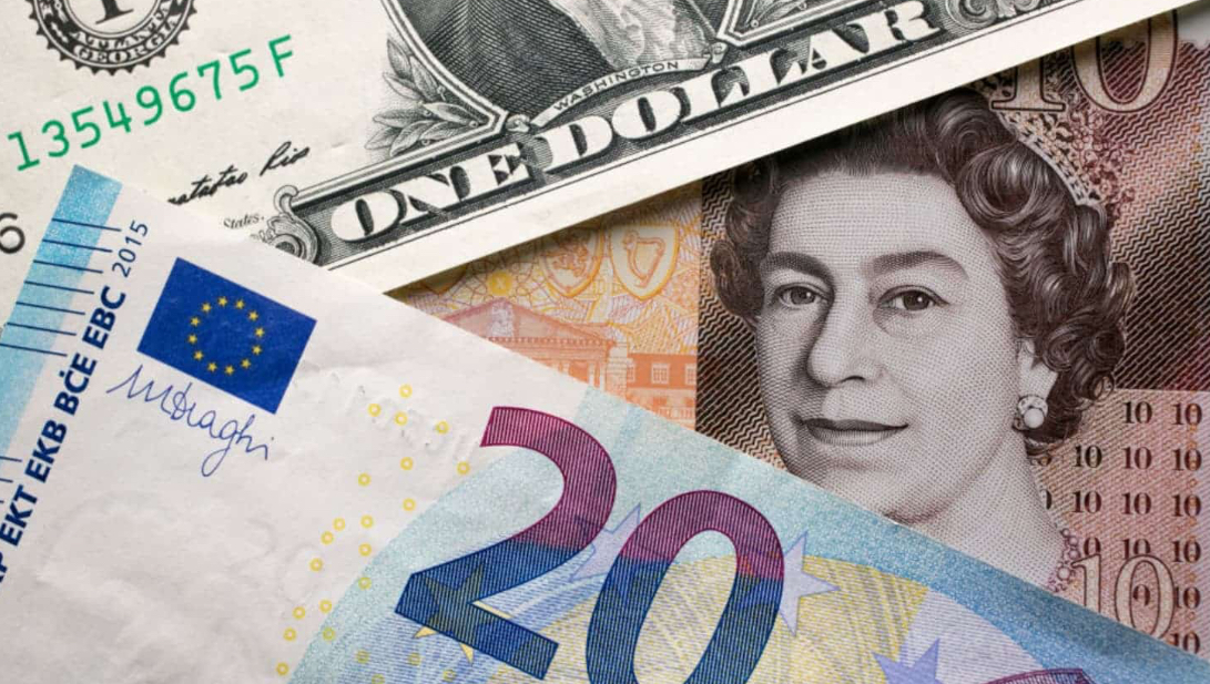 تراجع طفيف الإسترليني مقابل الدولار وارتفاع مقابل اليورو تراجع طفيف الإسترليني مقابل الدولار وارتفاع مقابل اليورو