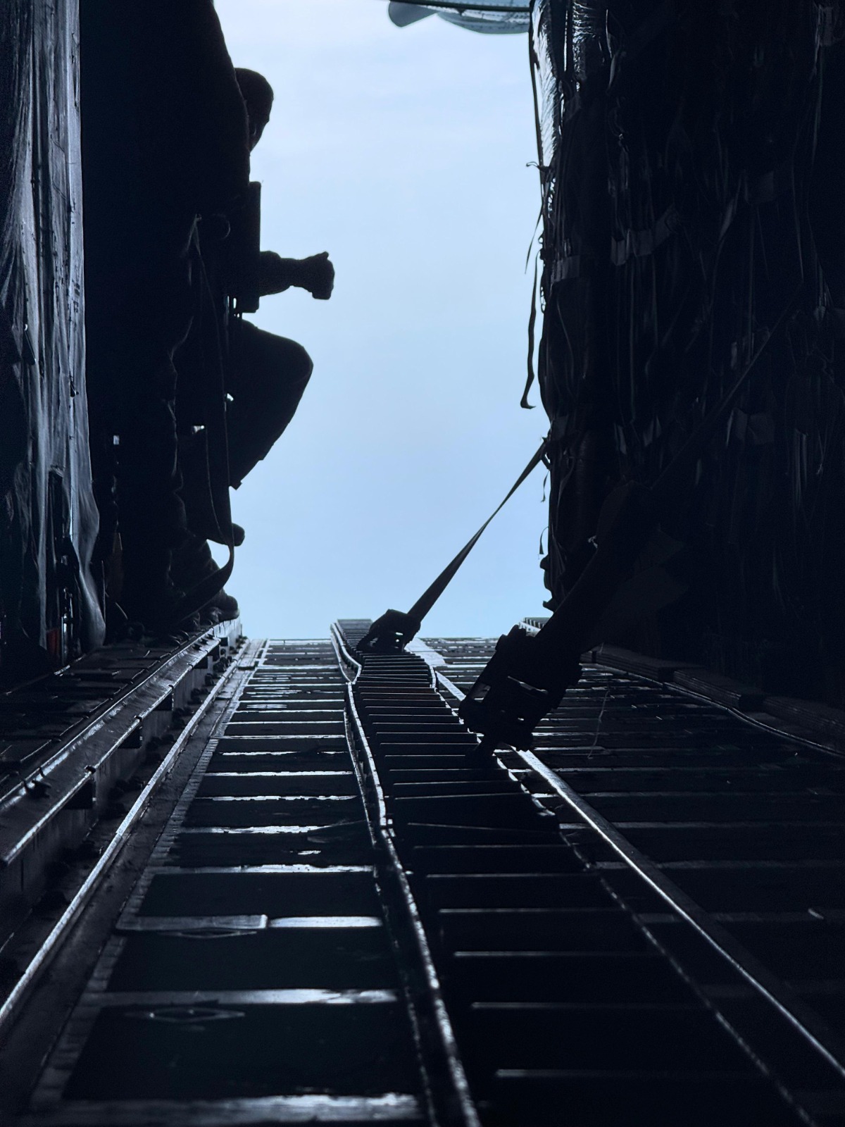 428 إنزالاً جوياً أردنياً على غزَّة .. دِقة تحمل إغاثة ولا أيَّ تهديد للسكان وتصل إليهم آمنة