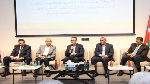 وزير الصناعة: فرص تصديرية “مهمة” أمام المنتجات الوطنية إلى السوق الأميركية