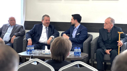 ولي العهد يعزي بوفاة شقيقة مدير دائرة المخابرات العامة ولي العهد يعزي بوفاة شقيقة مدير دائرة المخابرات العامة