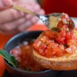 العوامل الغذائية وتأثيرها في تقلبات المزاج بعد الأكل