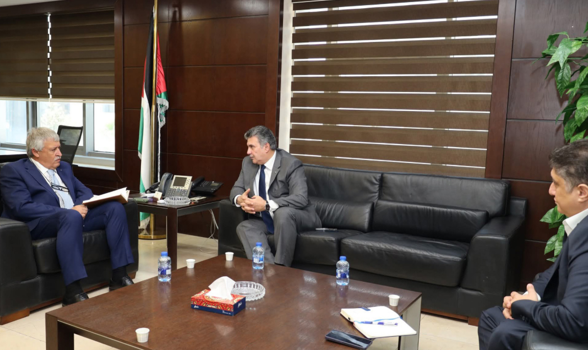 القطامين يؤكد أهمية التكنولوجيا في تعزيز كفاءة قطاع النقل القطامين يؤكد أهمية التكنولوجيا في تعزيز كفاءة قطاع النقل