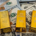 استقرار الذهب وانخفاض الدولار عالميا